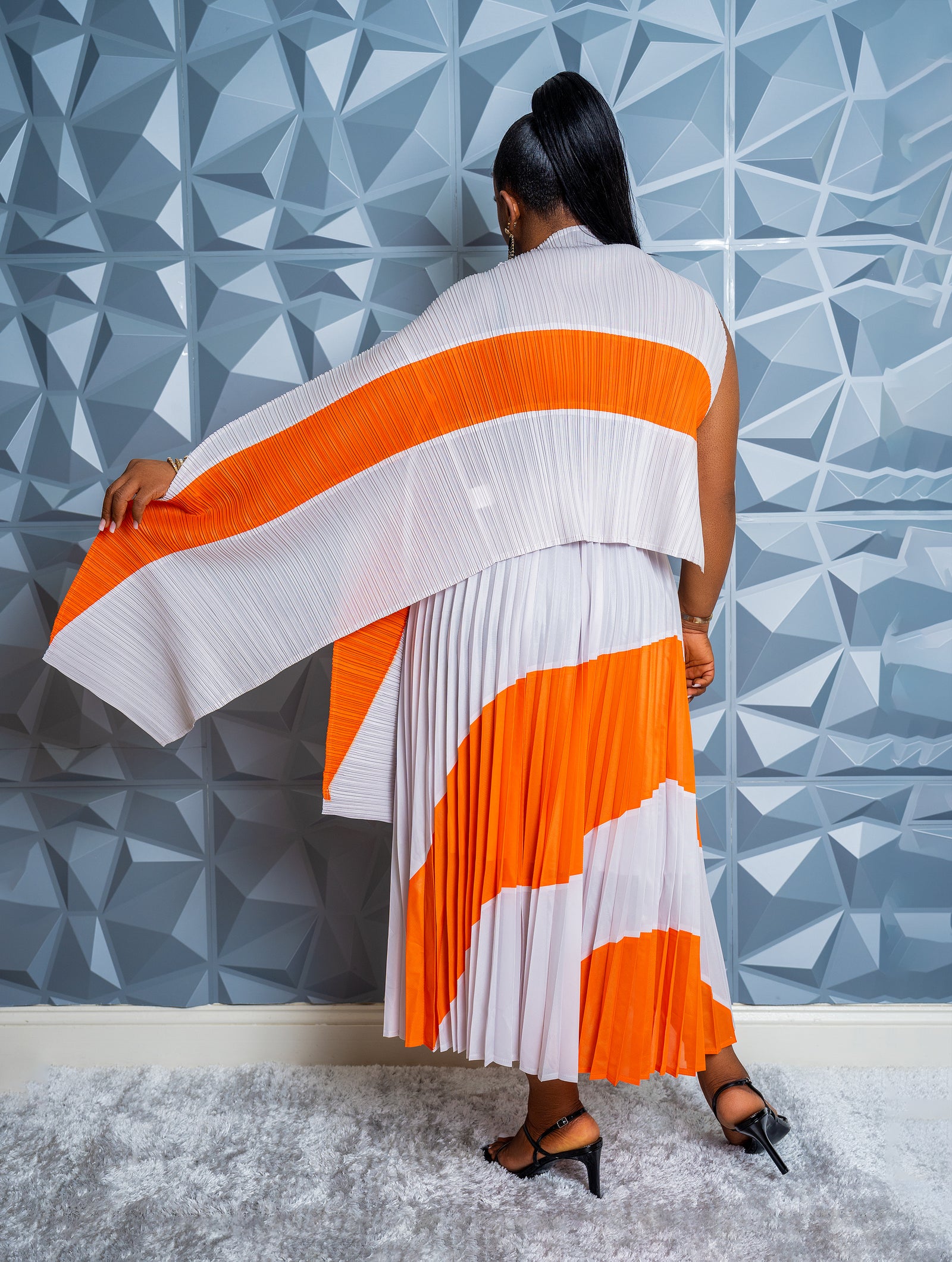 Swirl Elegance ( OFF WHITE/ORANGE)